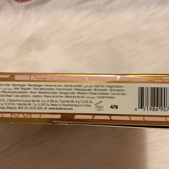 Too Faced Christmas Star Eyeshadow Palette - Picture 8 of 8